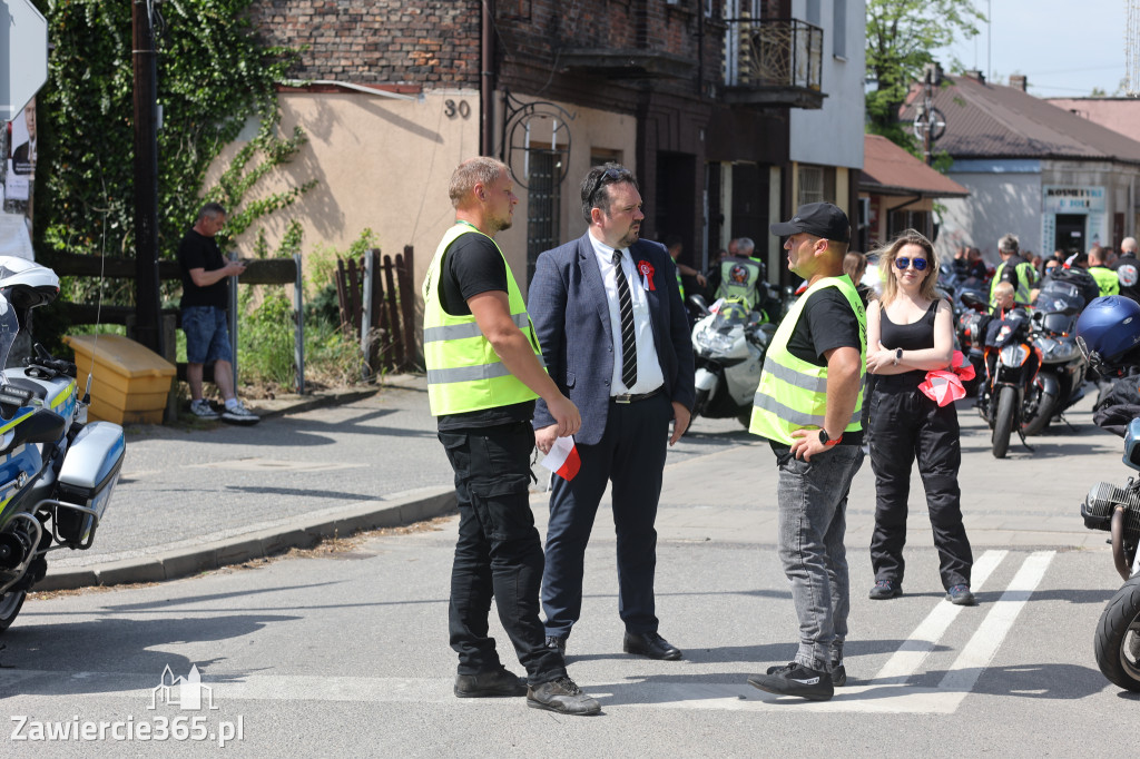 Fotorelacja: Obchody Święta Konstytucji i MOTO piknik w Łazach.