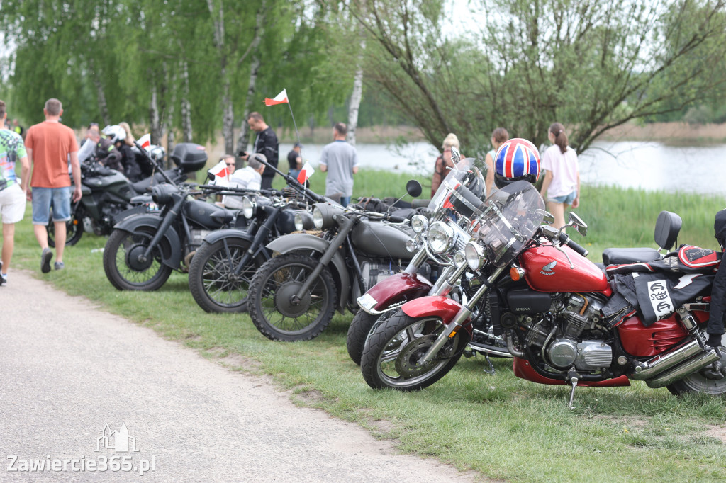 Fotorelacja: Obchody Święta Konstytucji i MOTO piknik w Łazach.