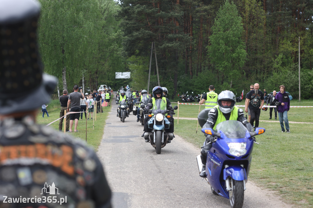 Fotorelacja: Obchody Święta Konstytucji i MOTO piknik w Łazach.