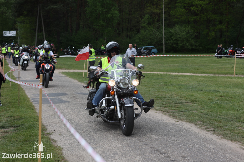 Fotorelacja: Obchody Święta Konstytucji i MOTO piknik w Łazach.