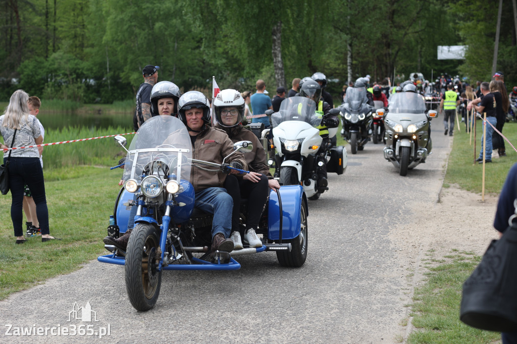 Fotorelacja: Obchody Święta Konstytucji i MOTO piknik w Łazach.