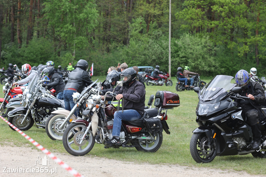 Fotorelacja: Obchody Święta Konstytucji i MOTO piknik w Łazach.