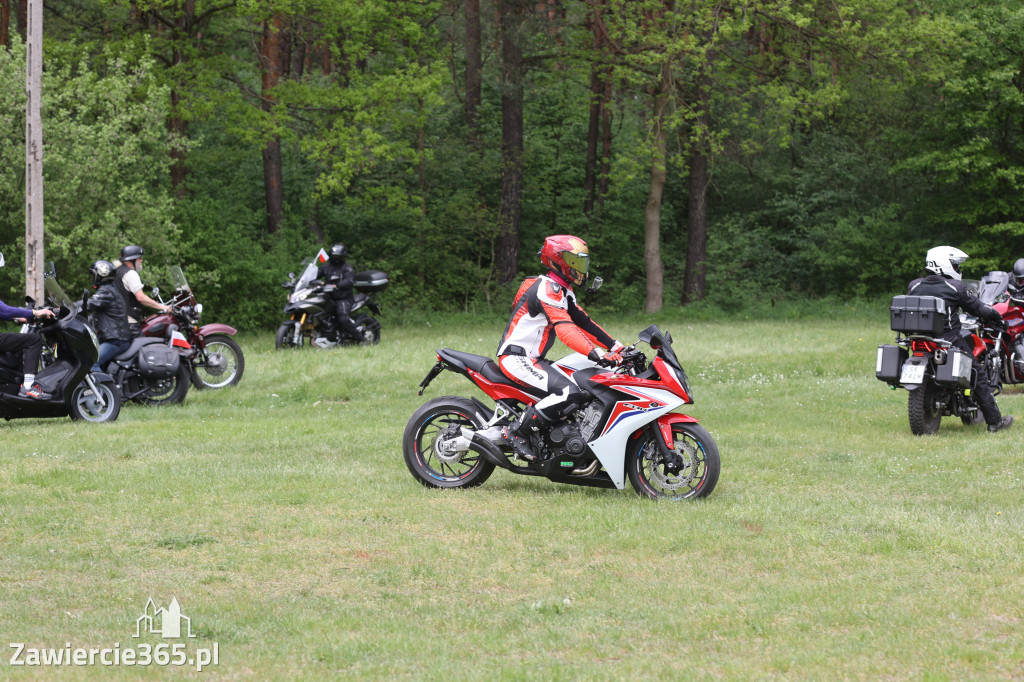 Fotorelacja: Obchody Święta Konstytucji i MOTO piknik w Łazach.