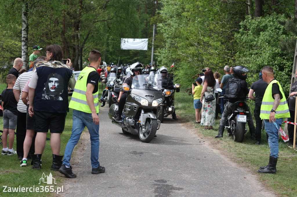 Fotorelacja: Obchody Święta Konstytucji i MOTO piknik w Łazach.