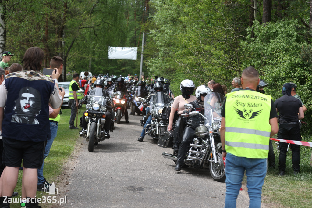 Fotorelacja: Obchody Święta Konstytucji i MOTO piknik w Łazach.