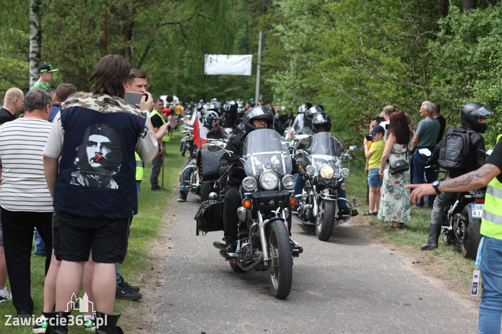 Fotorelacja: Obchody Święta Konstytucji i MOTO piknik w Łazach.