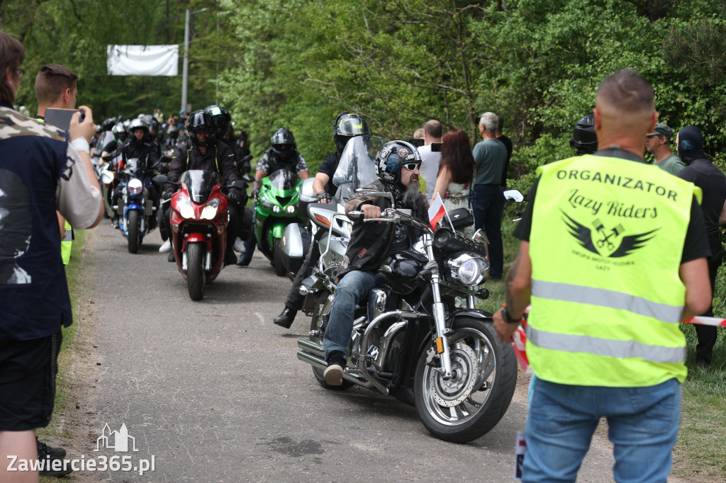 Fotorelacja: Obchody Święta Konstytucji i MOTO piknik w Łazach.