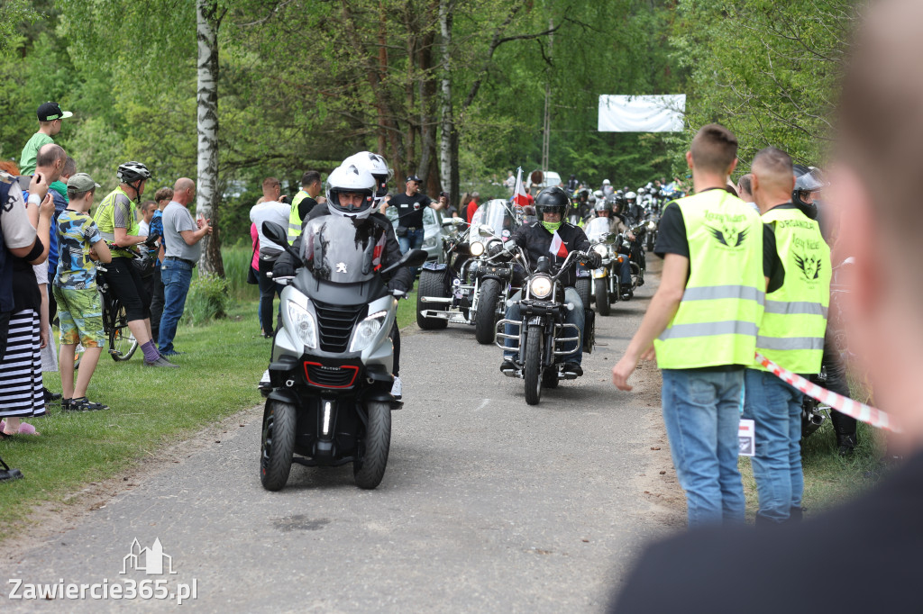 Fotorelacja: Obchody Święta Konstytucji i MOTO piknik w Łazach.