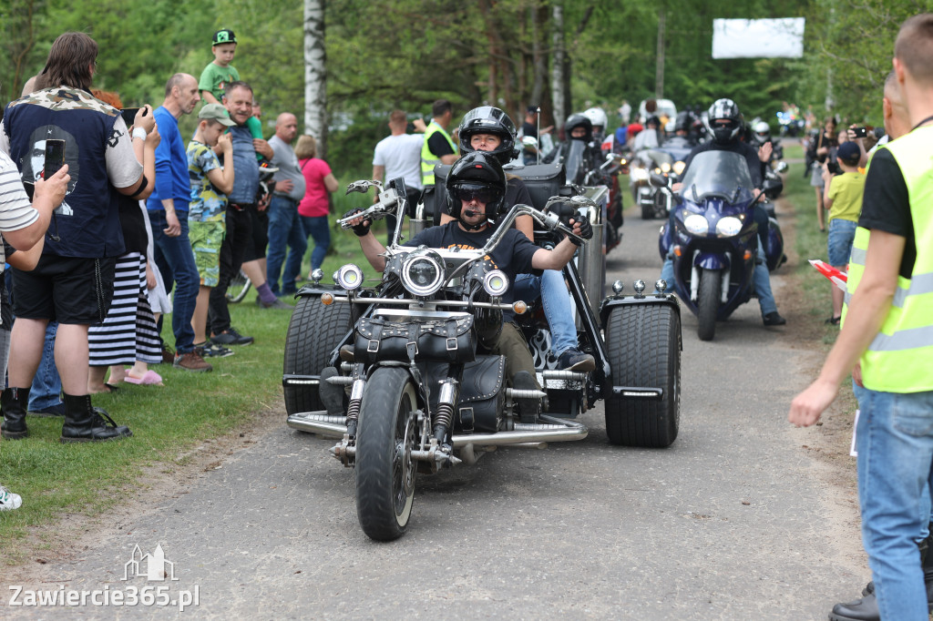 Fotorelacja: Obchody Święta Konstytucji i MOTO piknik w Łazach.