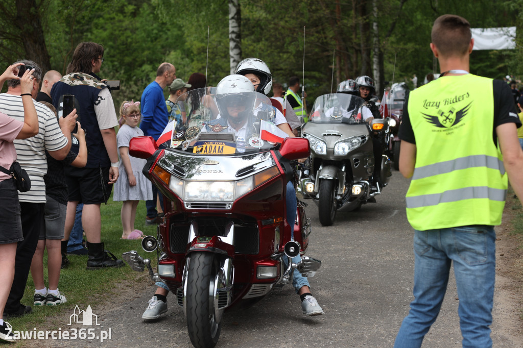 Fotorelacja: Obchody Święta Konstytucji i MOTO piknik w Łazach.