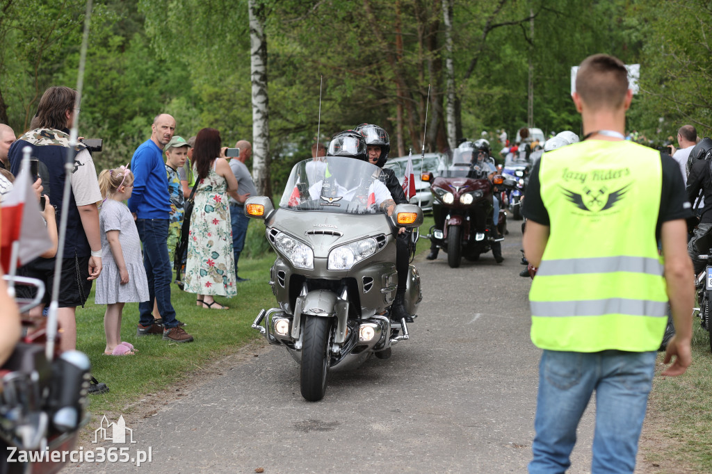 Fotorelacja: Obchody Święta Konstytucji i MOTO piknik w Łazach.