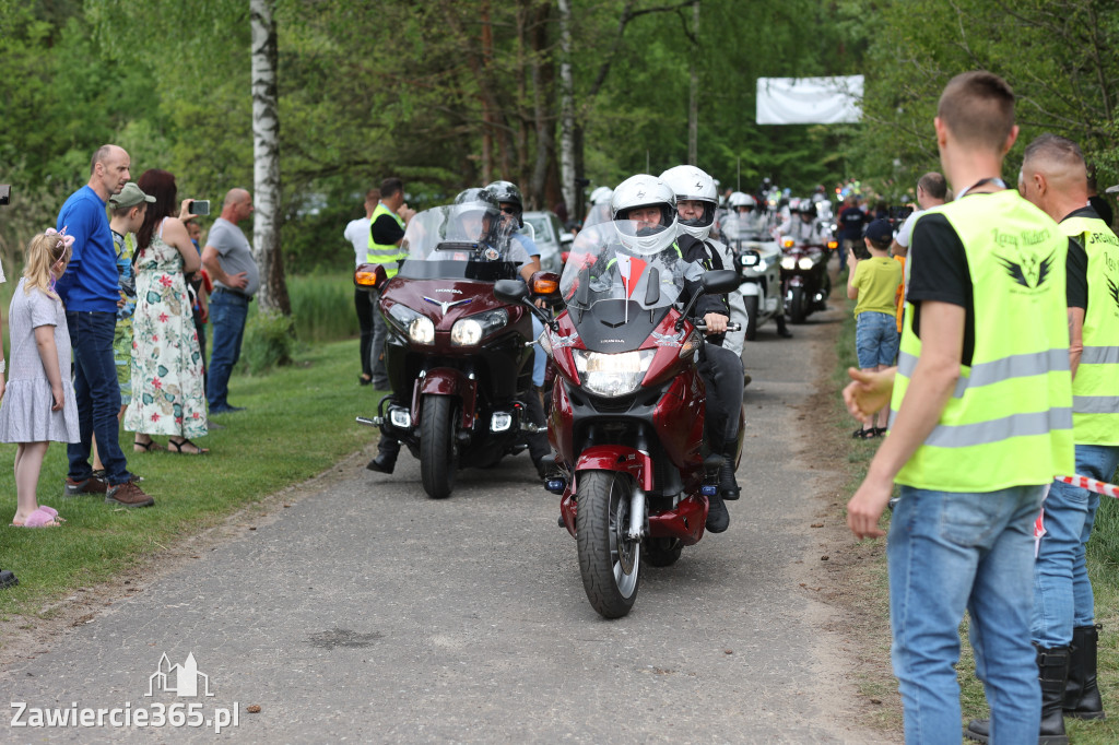 Fotorelacja: Obchody Święta Konstytucji i MOTO piknik w Łazach.