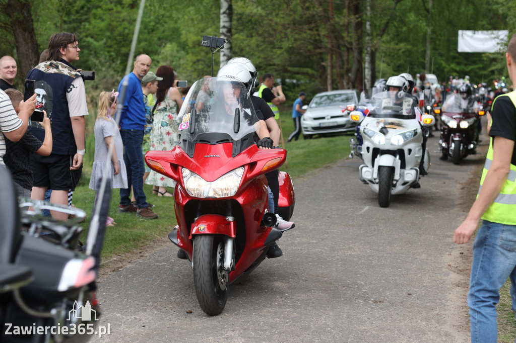 Fotorelacja: Obchody Święta Konstytucji i MOTO piknik w Łazach.