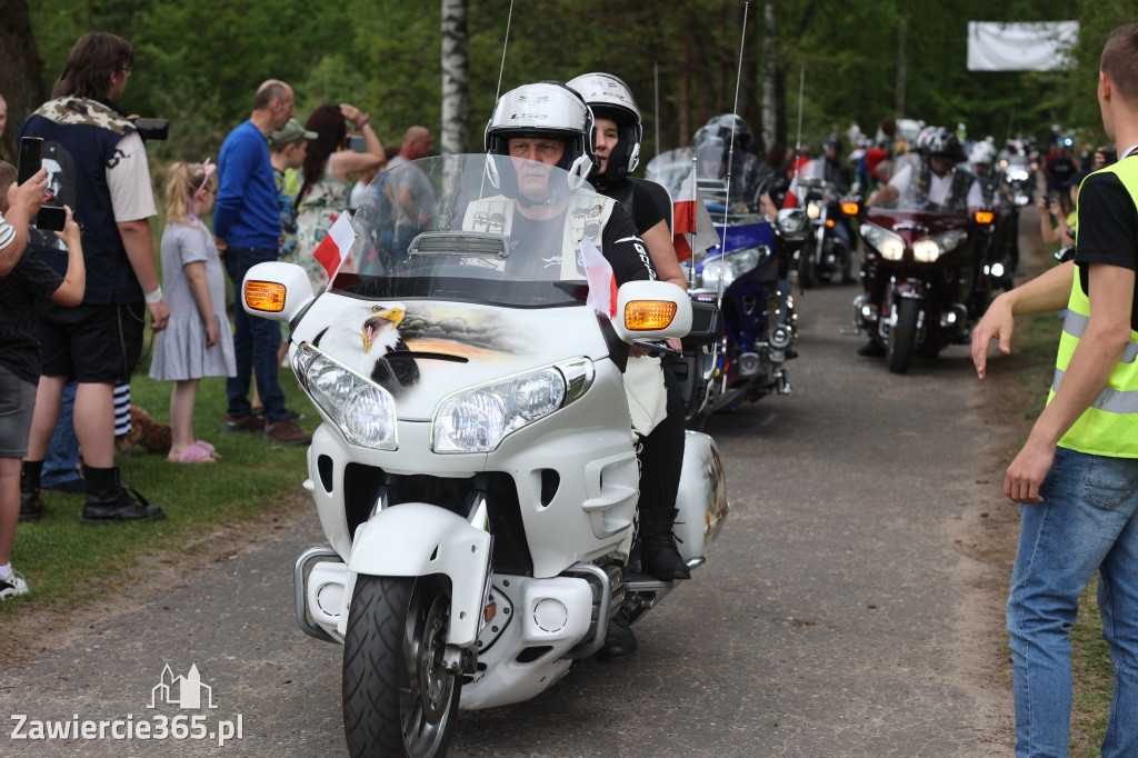 Fotorelacja: Obchody Święta Konstytucji i MOTO piknik w Łazach.