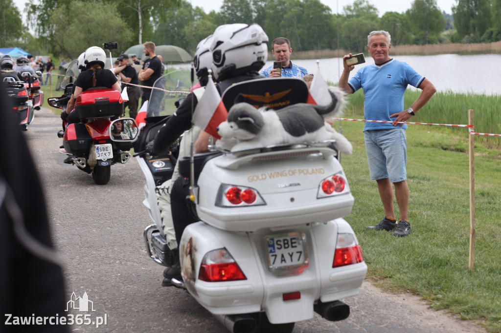 Fotorelacja: Obchody Święta Konstytucji i MOTO piknik w Łazach.