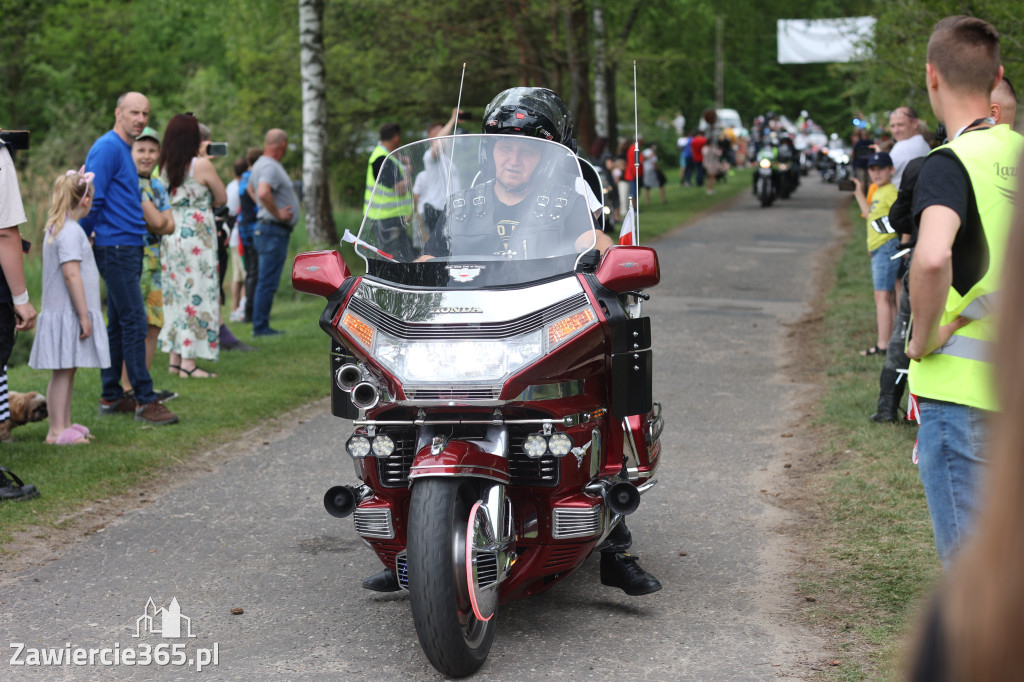 Fotorelacja: Obchody Święta Konstytucji i MOTO piknik w Łazach.
