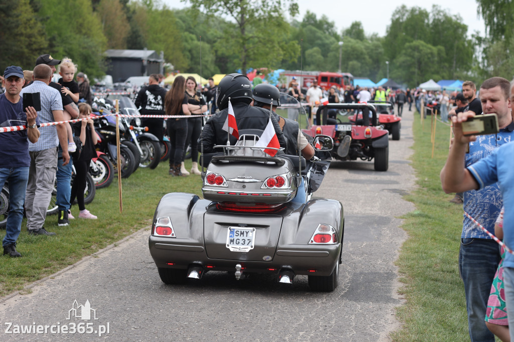 Fotorelacja: Obchody Święta Konstytucji i MOTO piknik w Łazach.