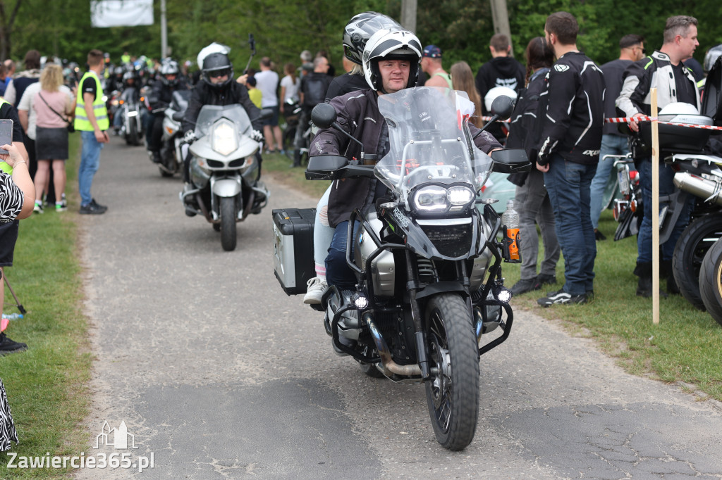 Fotorelacja: Obchody Święta Konstytucji i MOTO piknik w Łazach.