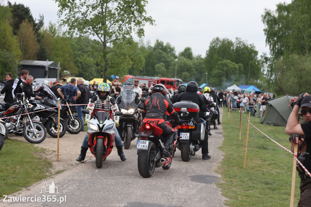 Fotorelacja: Obchody Święta Konstytucji i MOTO piknik w Łazach.