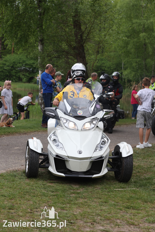 Fotorelacja: Obchody Święta Konstytucji i MOTO piknik w Łazach.