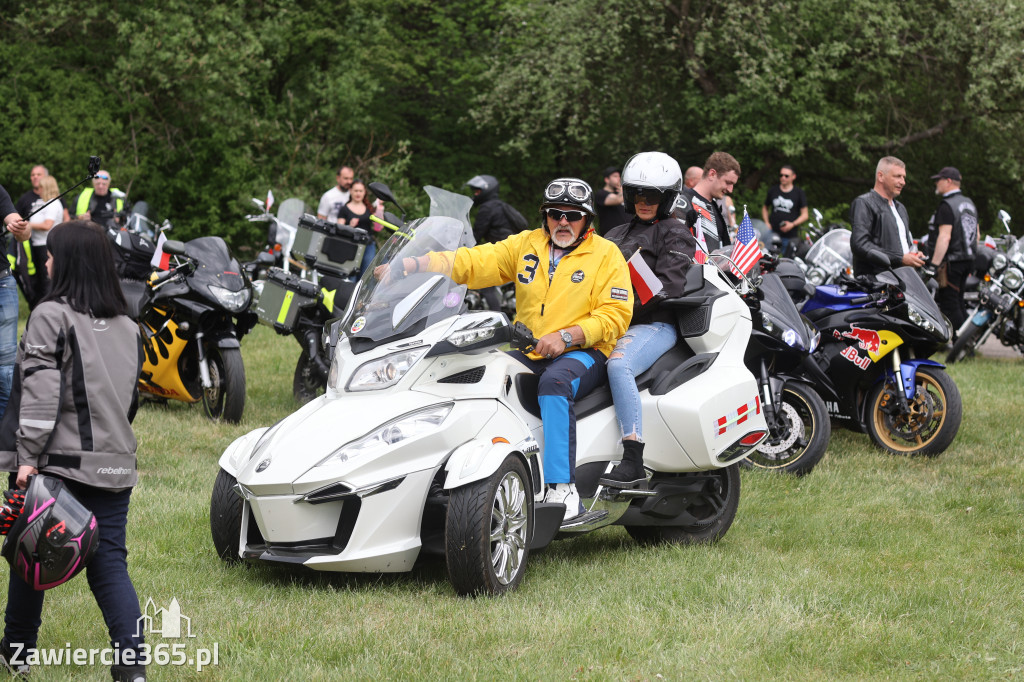 Fotorelacja: Obchody Święta Konstytucji i MOTO piknik w Łazach.