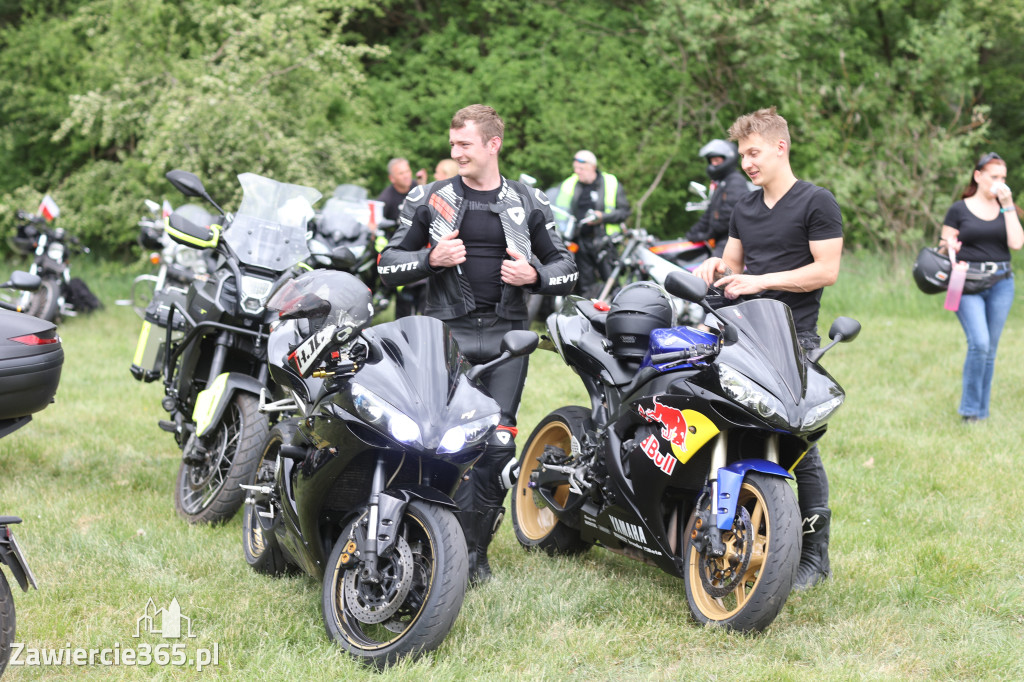 Fotorelacja: Obchody Święta Konstytucji i MOTO piknik w Łazach.