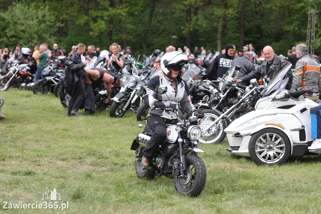 Fotorelacja: Obchody Święta Konstytucji i MOTO piknik w Łazach.