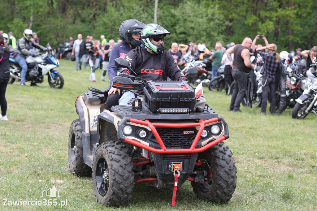 Fotorelacja: Obchody Święta Konstytucji i MOTO piknik w Łazach.