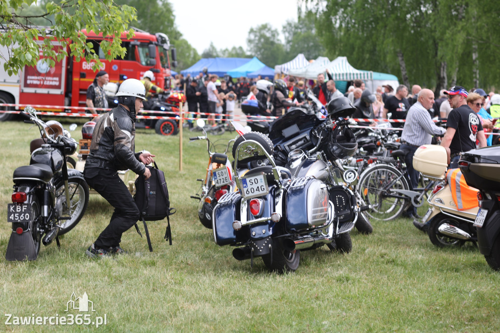 Fotorelacja: Obchody Święta Konstytucji i MOTO piknik w Łazach.