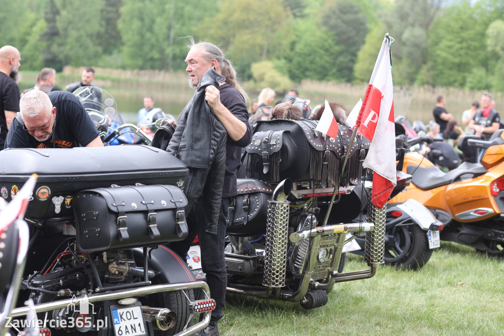 Fotorelacja: Obchody Święta Konstytucji i MOTO piknik w Łazach.