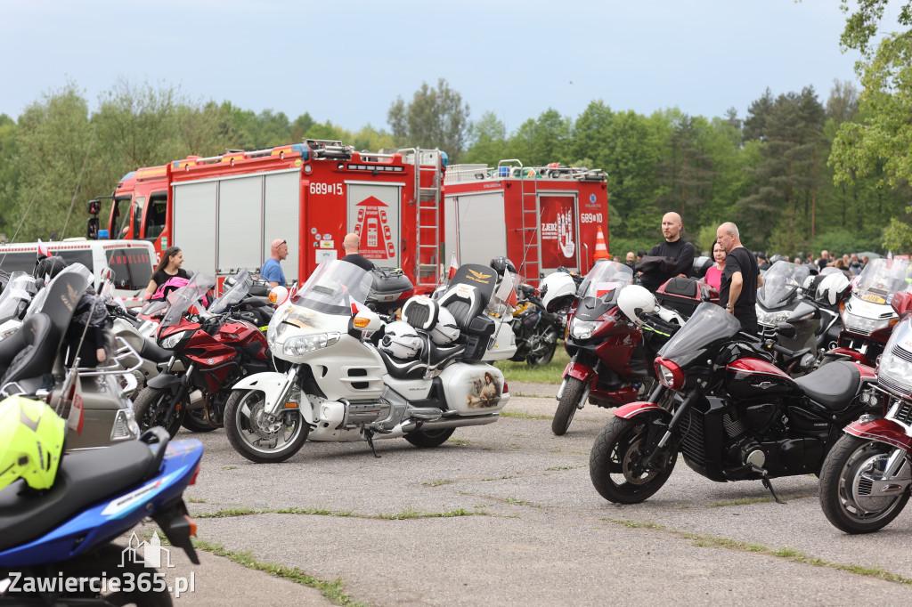 Fotorelacja: Obchody Święta Konstytucji i MOTO piknik w Łazach.