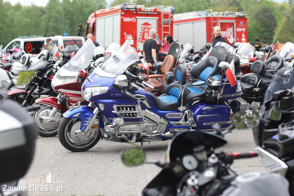 Fotorelacja: Obchody Święta Konstytucji i MOTO piknik w Łazach.