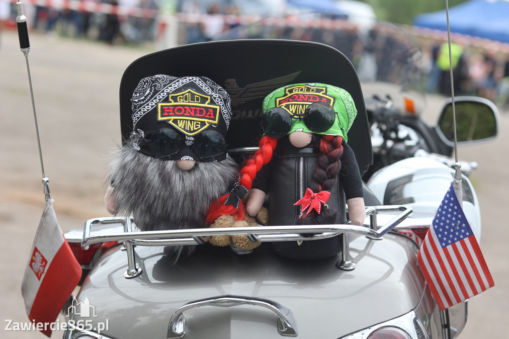 Fotorelacja: Obchody Święta Konstytucji i MOTO piknik w Łazach.