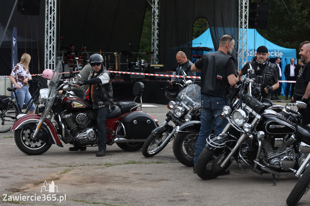 Fotorelacja: Obchody Święta Konstytucji i MOTO piknik w Łazach.