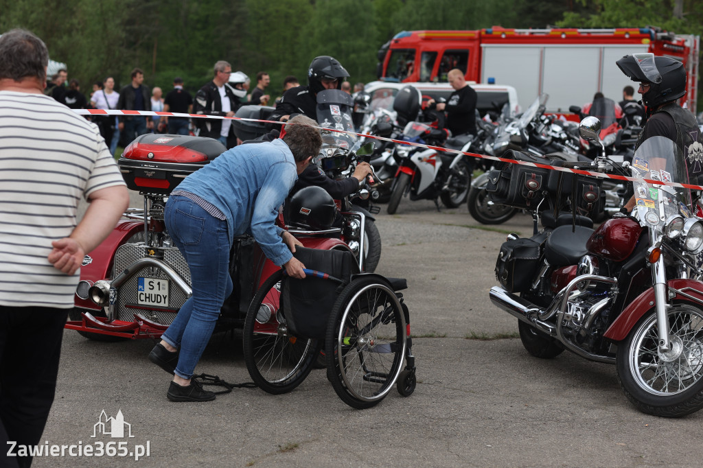 Fotorelacja: Obchody Święta Konstytucji i MOTO piknik w Łazach.