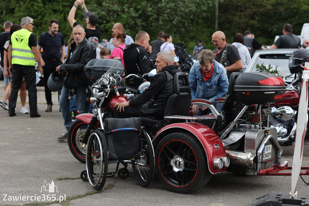 Fotorelacja: Obchody Święta Konstytucji i MOTO piknik w Łazach.