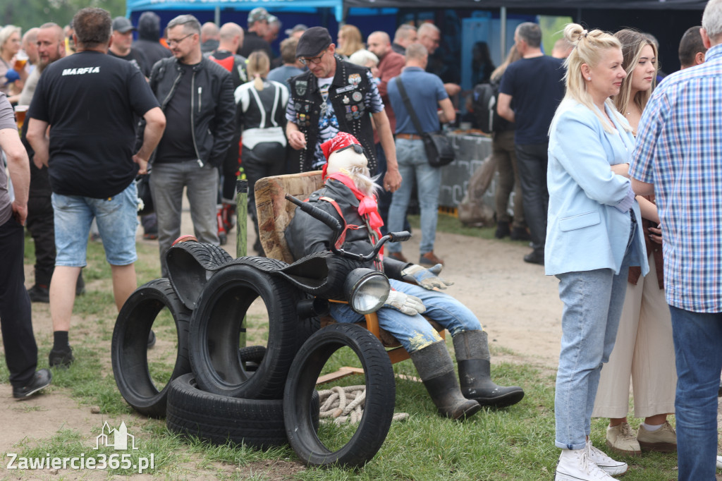 Fotorelacja: Obchody Święta Konstytucji i MOTO piknik w Łazach.