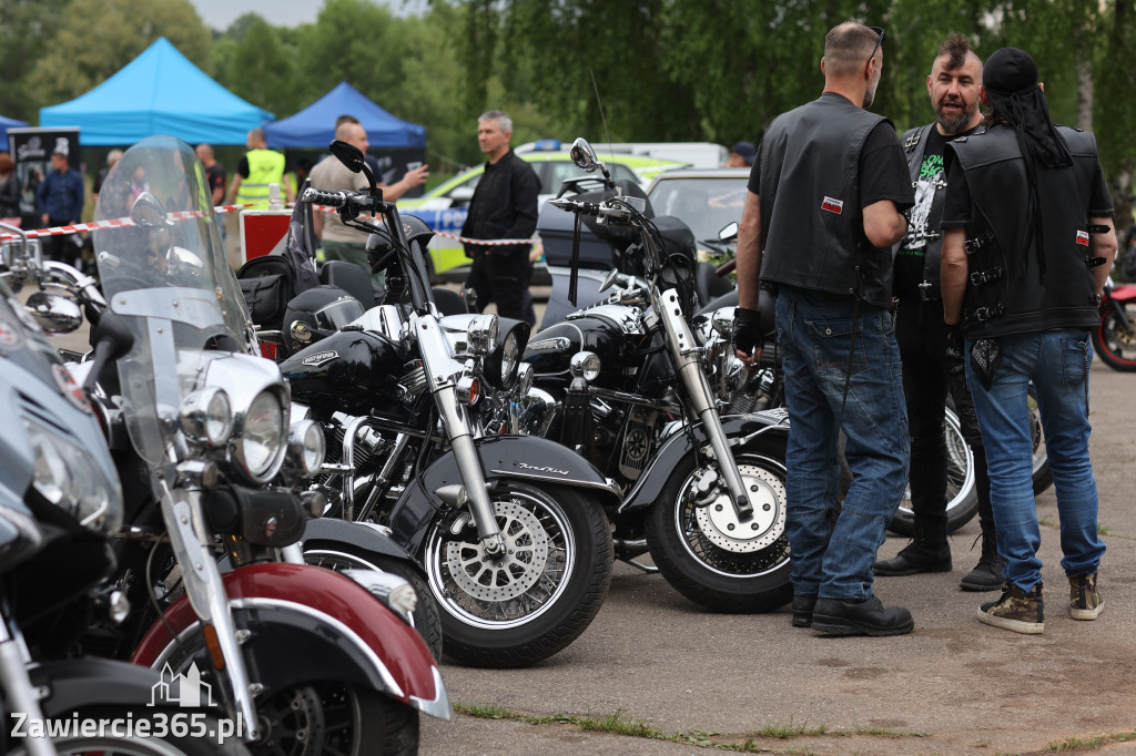 Fotorelacja: Obchody Święta Konstytucji i MOTO piknik w Łazach.