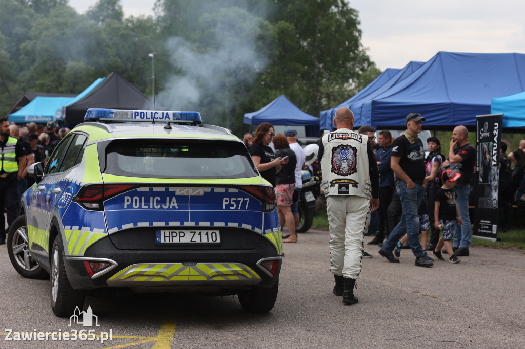 Fotorelacja: Obchody Święta Konstytucji i MOTO piknik w Łazach.