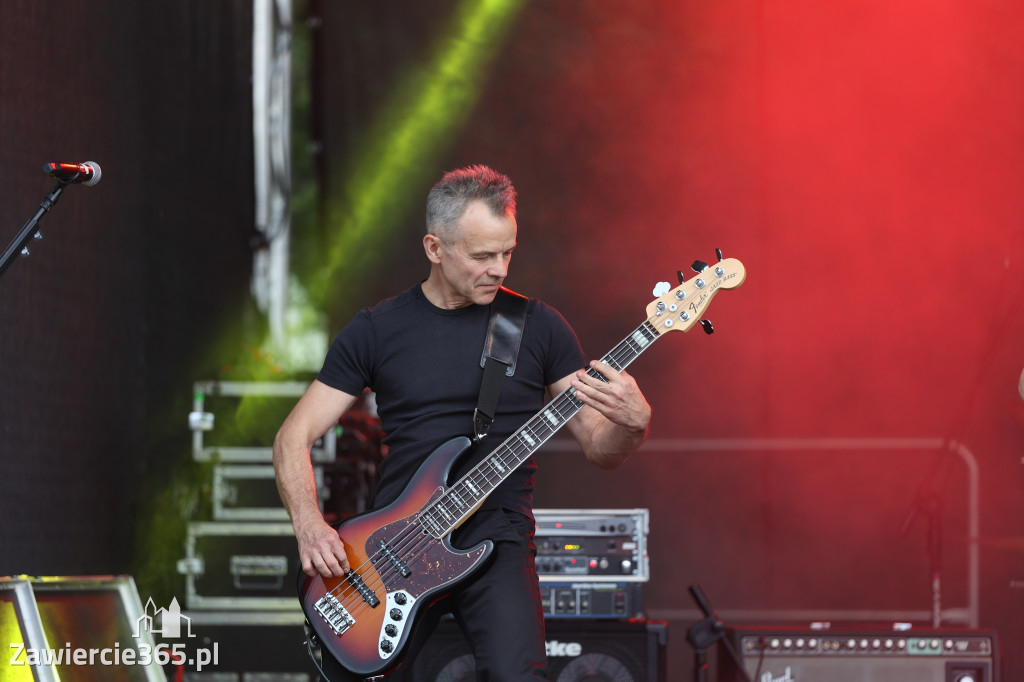 Fotorelacja: Obchody Święta Konstytucji i MOTO piknik w Łazach.