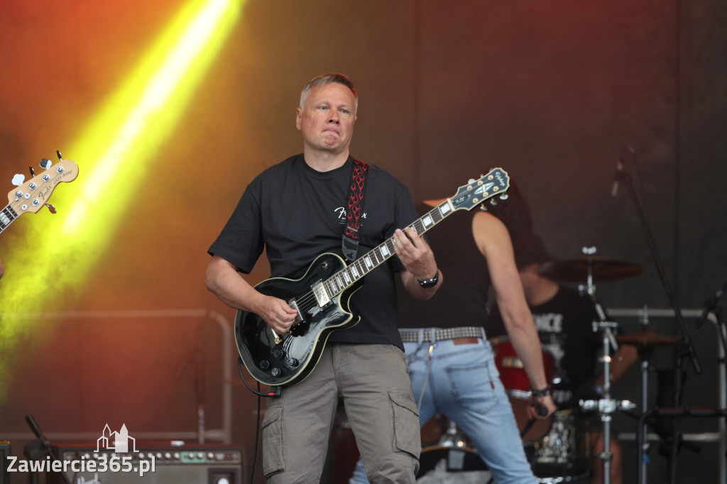 Fotorelacja: Obchody Święta Konstytucji i MOTO piknik w Łazach.