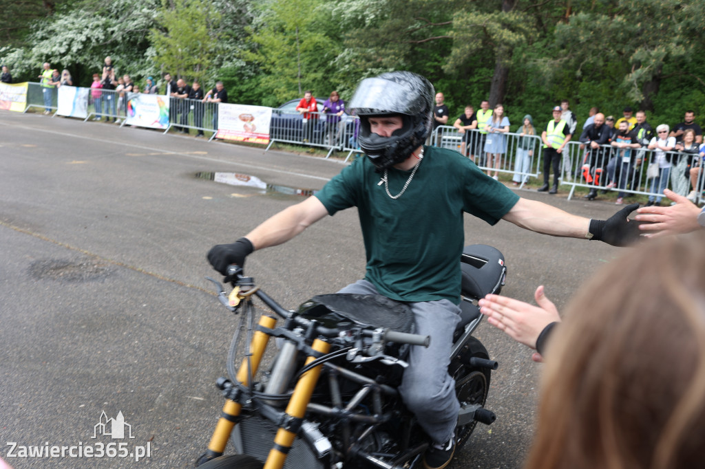 Fotorelacja: Obchody Święta Konstytucji i MOTO piknik w Łazach.