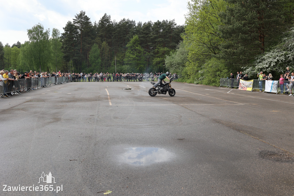 Fotorelacja: Obchody Święta Konstytucji i MOTO piknik w Łazach.