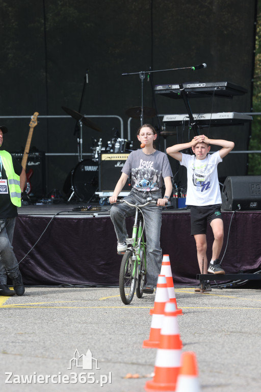 Fotorelacja: Obchody Święta Konstytucji i MOTO piknik w Łazach.