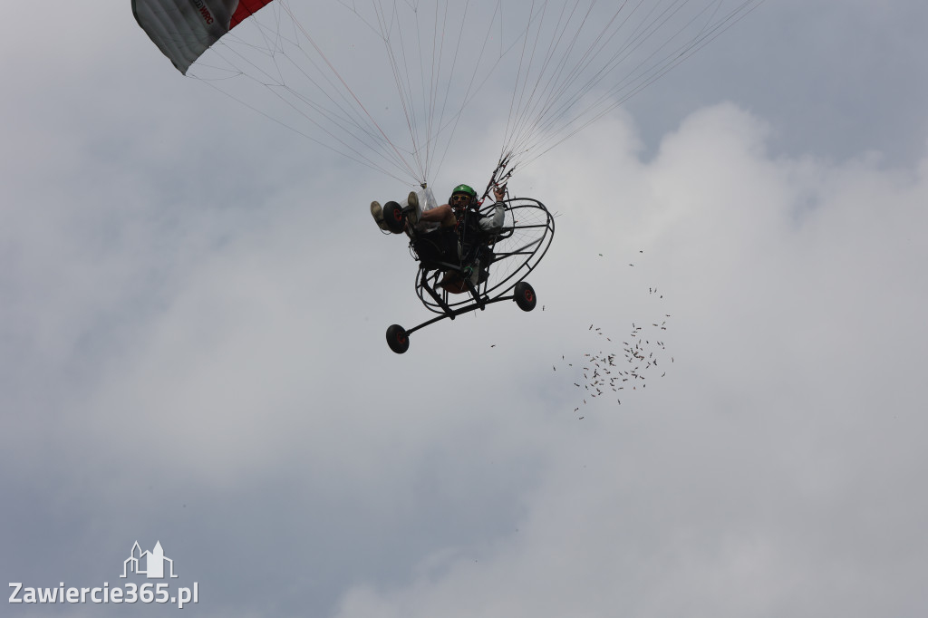 Fotorelacja: Obchody Święta Konstytucji i MOTO piknik w Łazach.