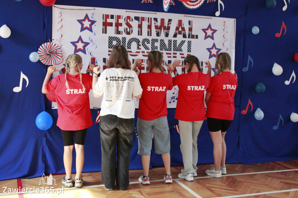 Fotorelacja: Festiwal Piosenki Angielskiej w Szkole Podstawowej nr 4 w Zawierciu