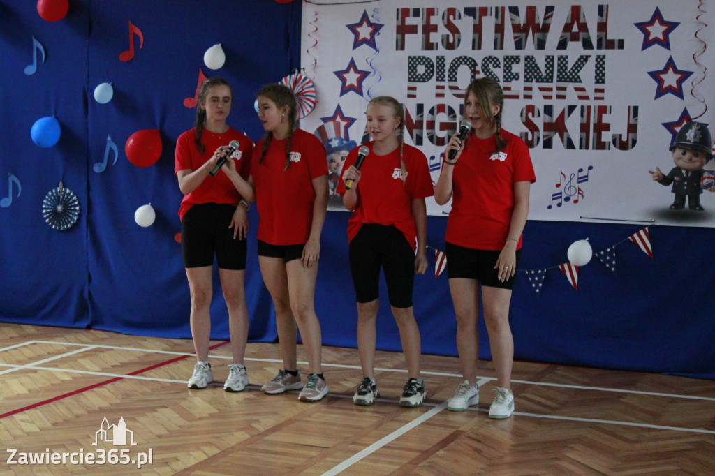 Fotorelacja: Festiwal Piosenki Angielskiej w Szkole Podstawowej nr 4 w Zawierciu