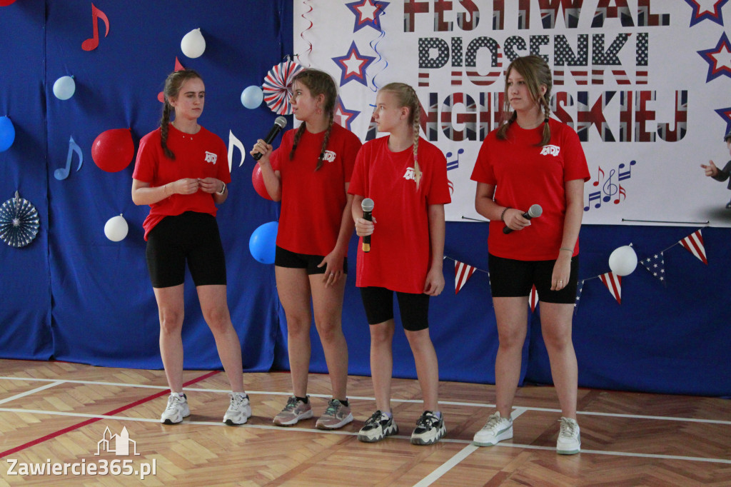 Fotorelacja: Festiwal Piosenki Angielskiej w Szkole Podstawowej nr 4 w Zawierciu