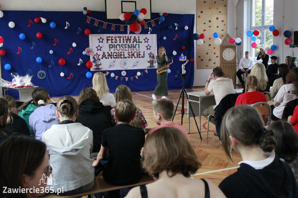 Fotorelacja: Festiwal Piosenki Angielskiej w Szkole Podstawowej nr 4 w Zawierciu