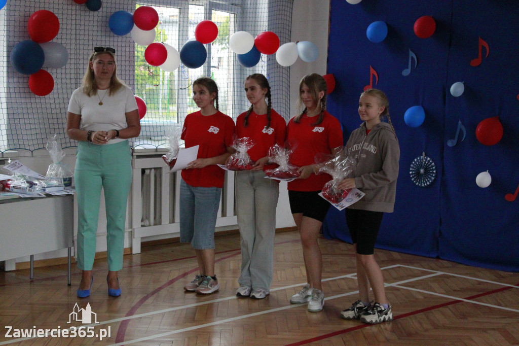 Fotorelacja: Festiwal Piosenki Angielskiej w Szkole Podstawowej nr 4 w Zawierciu